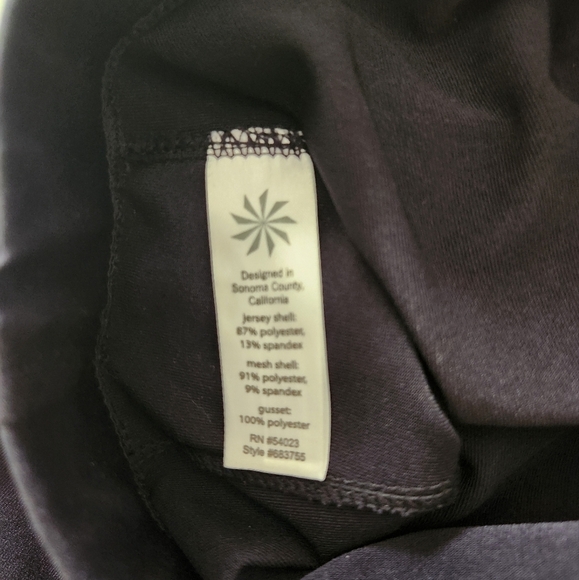 Athleta Womens Black Low Rise Biker Shorts w/Stash Pockets/Style# 683775-Size M - Picture 10 of 10